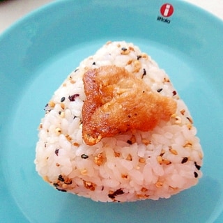 沖縄県の塩(ぬちまーす)で雑穀から揚げおにぎり